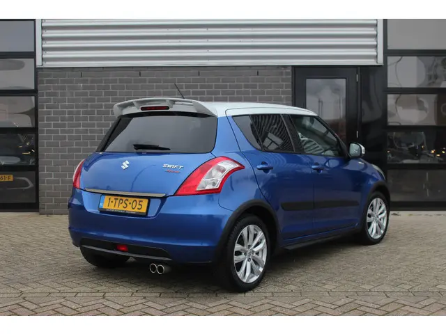 Suzuki Swift 1.2 S-Edition EASSS / Navigatie / Stoelverwarming / N.A.P.