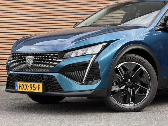 Peugeot 408