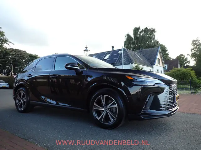 Lexus RX 450h+ Plug-in Hybrid Comfort Line 2024