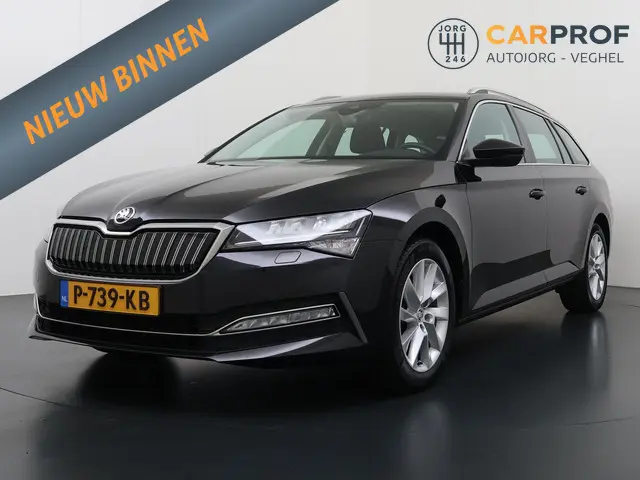 Skoda Superb Combi 1.4 TSI iV Business Edition Plus PHEV | Trekhaak | Navigatie |  Camera |
