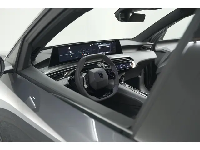 Peugeot 5008 HYbrid 145 e-DCS6 GT | Panoramadak | Camera | Elektrische Achterklep | Adaptieve Cruise...