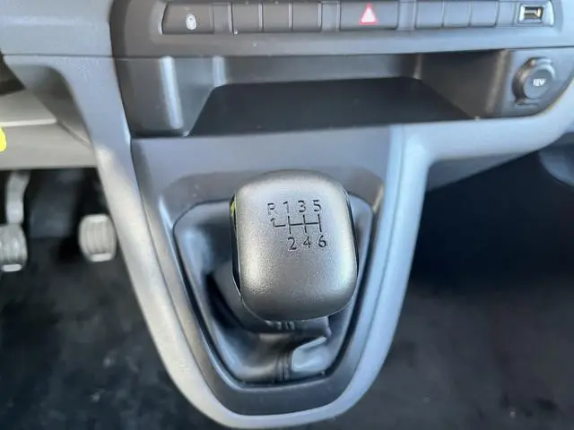Peugeot Traveller