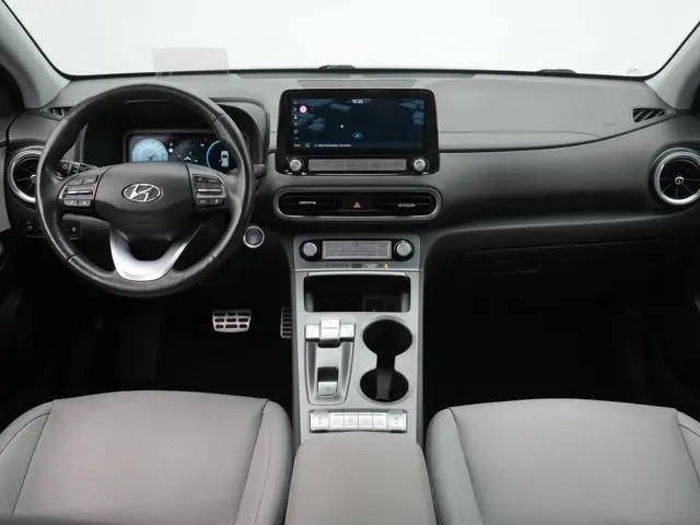 Hyundai Kona EV Premium 64 kWh | Wit leder | Navigatie | Camera | Stoelventil