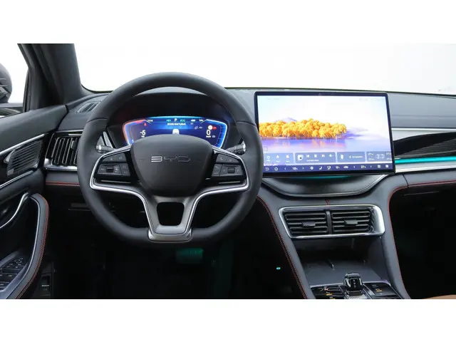 BYD SEAL U 1.5DM-i Boost FWD Plug-In | Voorradig |