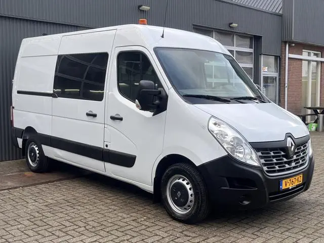 Renault Master T35 2.3 dCi L2H2 146PK Euro 6 Airco Cruise controle Kastinrichting Omvormer Standkach...