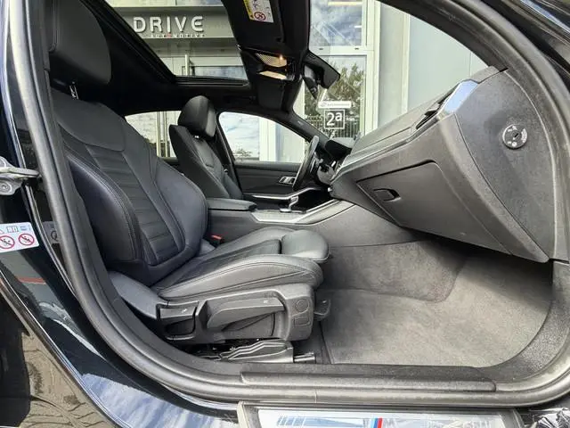 BMW 3-serie 330e High Ex. M-Sport |Schuif/kantel|Leer|Trekhaak|19"