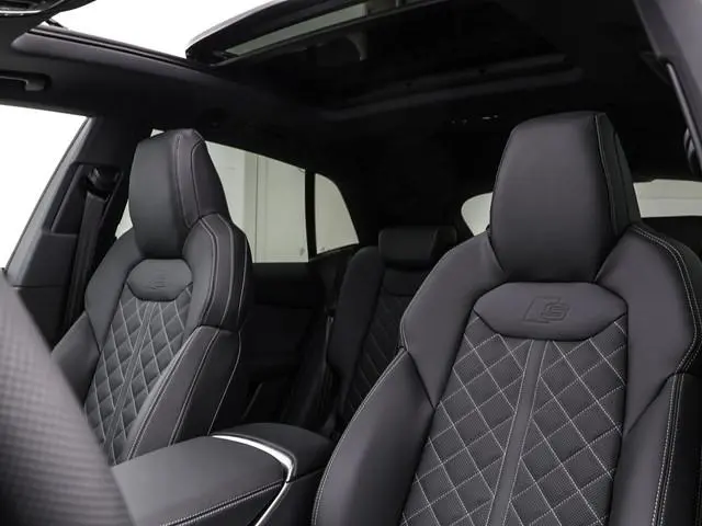 Audi Q8 55 TFSI e quattro Pro Line S 394 PK · B&O Premium 3D · Vierwielbesturing · Assist parking pl...