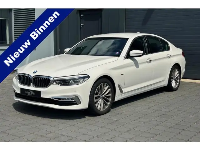 BMW 5-serie 530i High Executive Luxury Line NAPPA LEER 18" NL-auto!