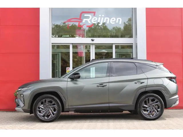 Hyundai Tucson 1.6 T-GDI PHEV 252PK 20TH ANNIVERSARY+SKY *NIEUW* | PANORAMISCH SCHUIF/KANTELDAK | ST...