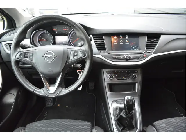 Opel Astra Sports Tourer 1.2 Business Executive Led Navigatie Stoel verw Stuur verw