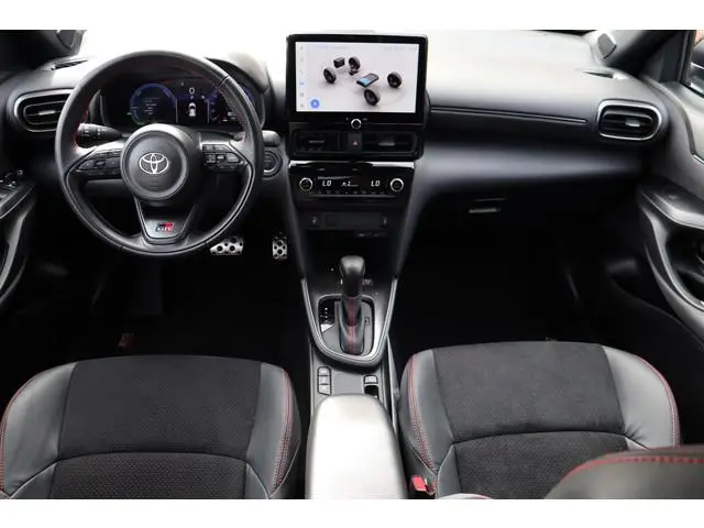 Toyota Yaris Cross 1.5 Hybrid 130 GR SPORT, BSM, LED, Keyless entry, Apple carplay / Android Auto.