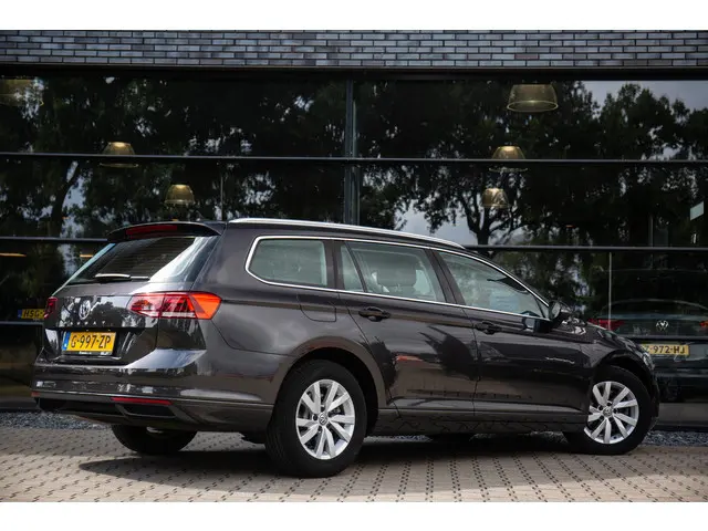 Volkswagen Passat Variant 1.5 TSI Comfort Business , Adaptive cruise, Carplay, Keyless entry, BTW