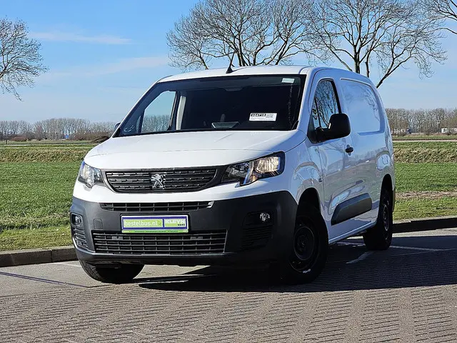 PEUGEOT PARTNER 1.5 l2 navi airco 3 zits