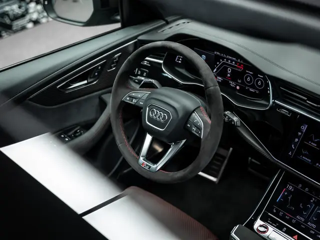 Audi RSQ8