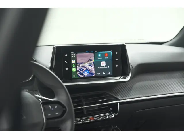 Peugeot 2008 PureTech 130 Active | Camera | Apple Carplay | Parkeersensoren | Stoelverwarming