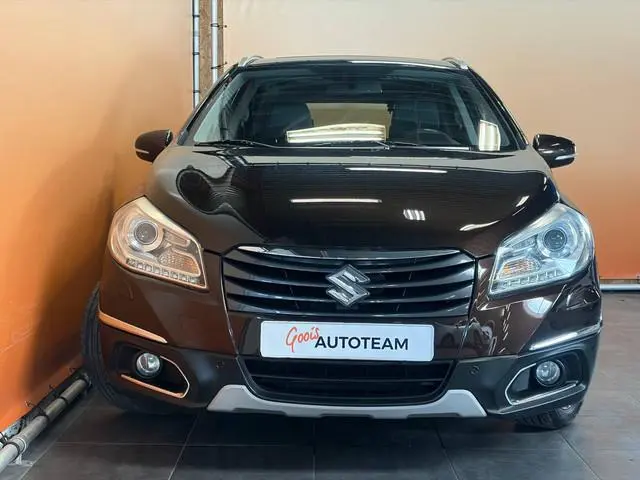 Suzuki S-Cross