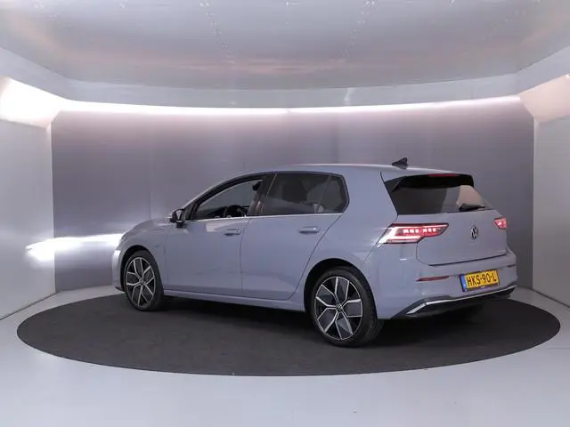 Volkswagen Golf 1.5 eHybrid Style Edition 204 pk Automaat (DSG) | Verlengde garantie | Navigatie | P...