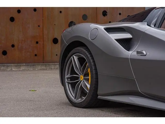 Ferrari 488