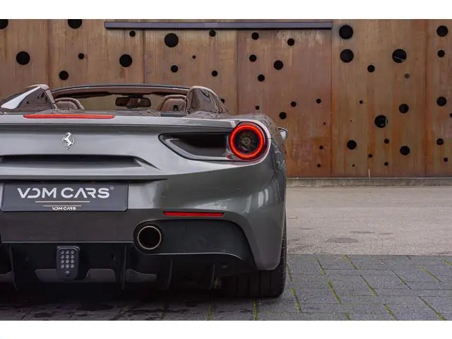 Ferrari 488
