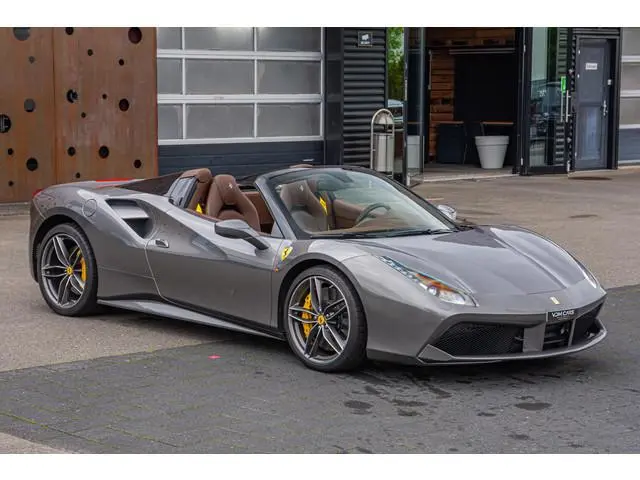 Ferrari 488