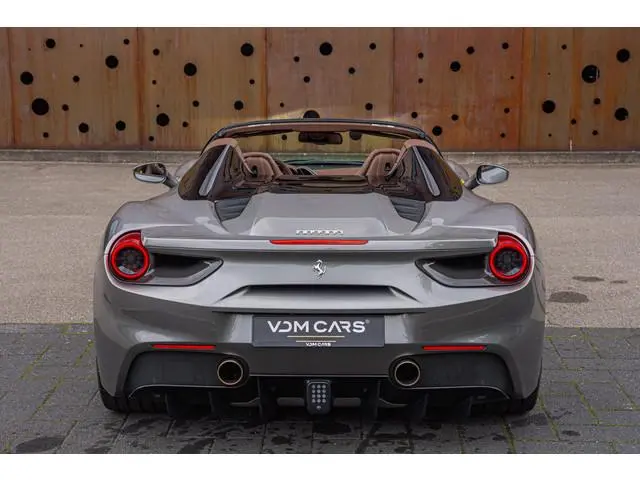 Ferrari 488