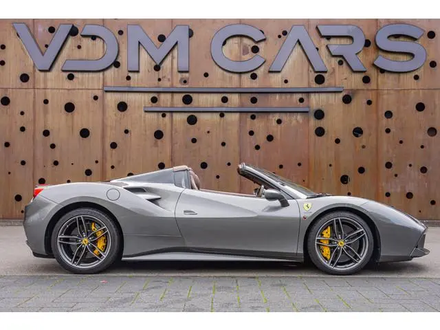 Ferrari 488