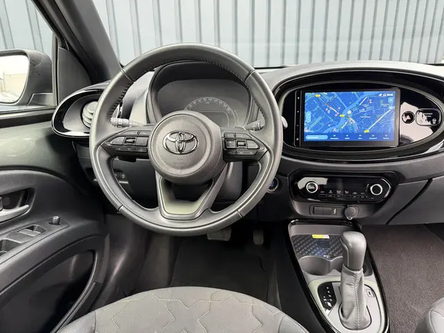 Toyota Aygo X 1.0 VVT-i S-CVT Premium | Nieuwstaat | 10 jaar GARANTIE | Rijklaar!!