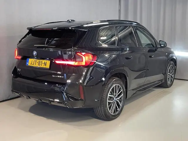BMW X1 xDrive 25e M-Sport Shadow Line 18''/Sportstoelen/Keyless/Stoelverwarming/Camera/Elektrisch kl...