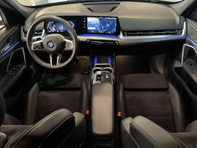 BMW X1 xDrive 25e M-Sport Shadow Line 18''/Sportstoelen/Keyless/Stoelverwarming/Camera/Elektrisch kl...