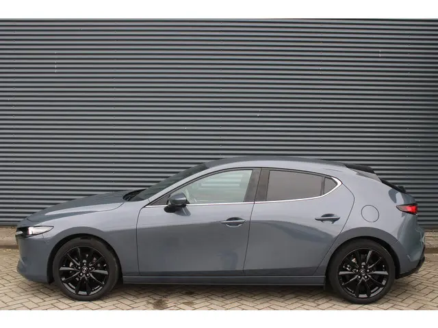 Mazda 3 2.0 e-SkyActiv-X M Hybrid 180 Luxury Leer Head-Up Bose