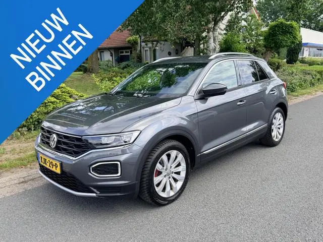 Volkswagen T-Roc 2.0 TSI DSG 190PK 4Motion•ACC•Trekhaak