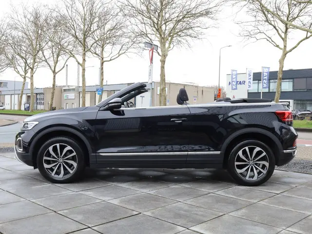 Volkswagen T-Roc Cabrio 1.5 TSI Virtual | Camera | Carplay/Android | Stoel&Stuurverwarming | Trekhaa...