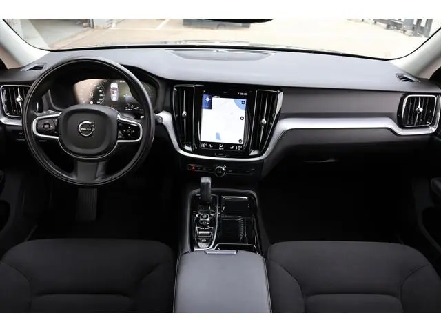 Volvo V60 2.0 T8 Recharge Business Pro 1e Eigenaar | NL-Auto | Dealer Onderh | BTW | 390PK | AWD | W...