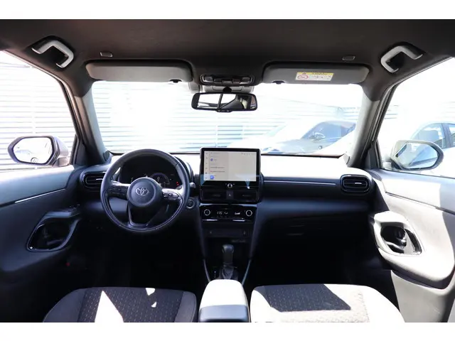 Toyota Yaris Cross 1.5 Hybrid 115 First Edition, Comfort pack, Stoel & Stuur verwarming, BSM, Parkee...