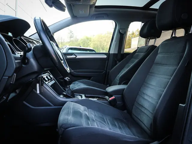 Volkswagen Touran 1.2 TSI Comfortline Edition 7p | Clima | Cruise | Navi | Panoramadak | Stoelverwar...