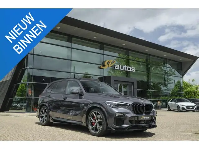 BMW X5 xDrive45e 394pk M-sport Panoramadak 4-wielsturing *SOH 90%* Trekhaak Nappaleder Comfortzetels...