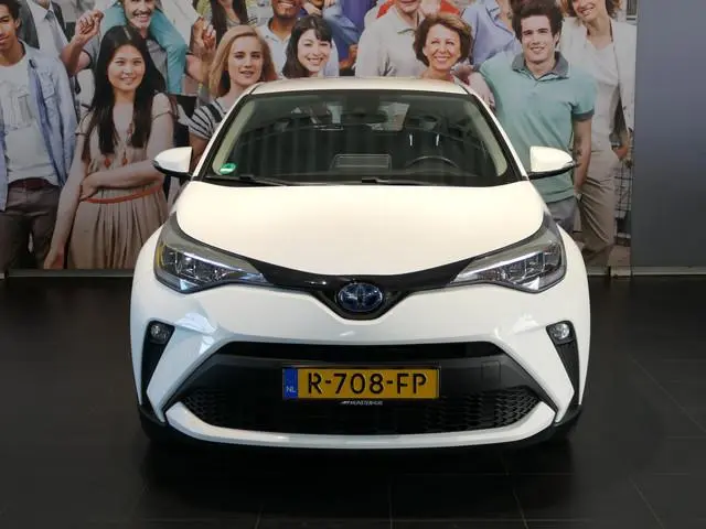 Toyota C-HR 1.8 Hybrid Business - Occasion Lease vanaf €514 p/m - Adaptive cruise - Bluetooth - Came...