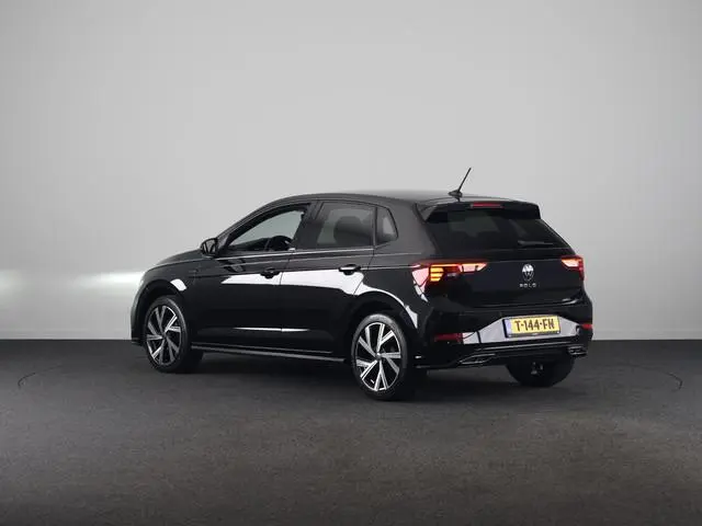 Volkswagen Polo 1.0 TSI R-Line 95PK | Camera | Stoelverwarming | 18 Inch | Parkeersensoren | Navigat...