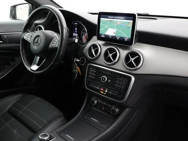 Mercedes-Benz GLA-klasse 180 AUT. AMBITION URBAN + BI-XENON | NAVIGATIE | ORIG. NL | SPORTSTOELEN |...