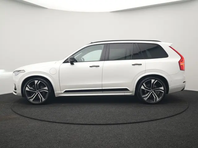 Volvo XC90 T8 Recharge AWD Ultimate Dark 7 Persoons LONG RANGE PHEV 455pk Dealer O.H | Trekhaak Af F...
