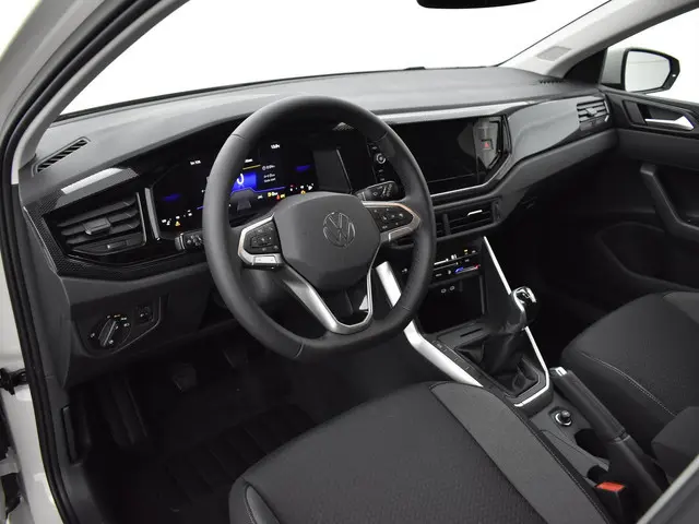 Volkswagen Polo Life Edition 1.0 TSI 95 pk 5 versn. Hand · Airconditioning automatisch, 2-zone (clim...