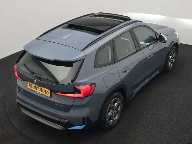 BMW iX1