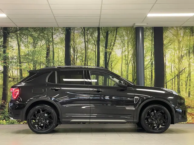 Lynk & Co 01 1.5 | Zwarte Hemel | Panoramadak | Achteruitrijcamera | Adaptive Cruise Control | Keyle...