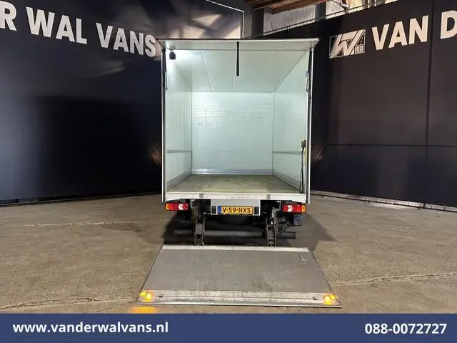 Peugeot Boxer 2.2 BlueHDi 141pk Bakwagen 428cm Lang Laadklep Euro6 Airco | Camera | 1085kg laadvermo...