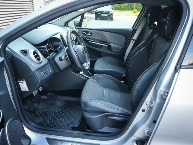 Renault Clio 1.2 GT | Clima | Navi | Cruise | Pdc | 17 inch | Allseason |