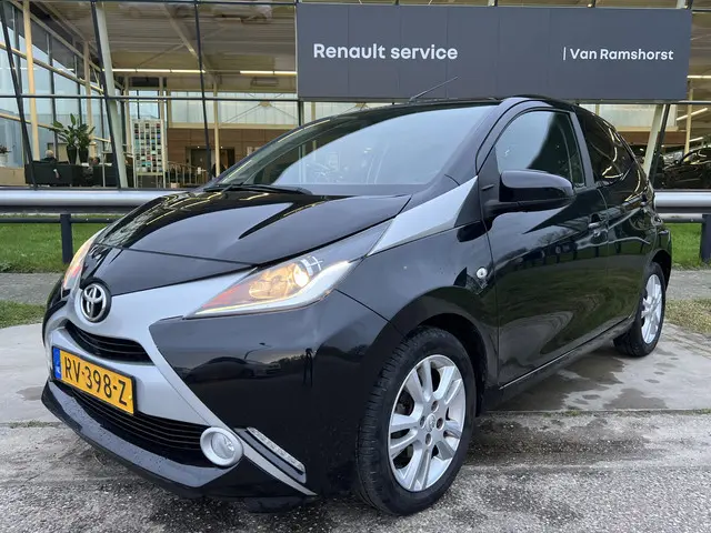 Toyota Aygo 1.0 VVT-i x-fun / Camera / Climate / Navi / NAP /