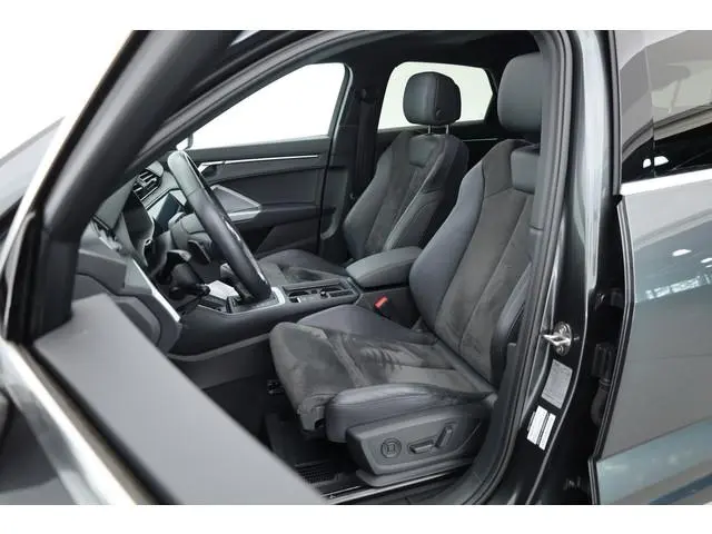 Audi Q3 Sportback 35 TFSI Pro Line S | Rijklaar! | S/K-Dak | Elek. Trekhaak | Dig. Cockpit | Dodehoe...