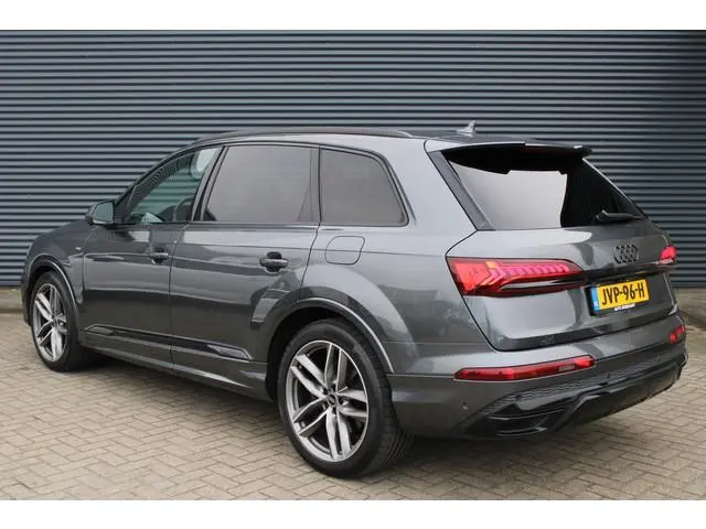 Audi Q7 55 TFSI e quattro S-Line Full-LED Panoramadak Elek-Trekhaak RS-Zetels