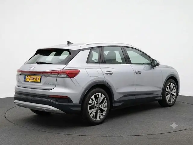 Audi Q4 e-tron 40 Launch edition Advanced Plus 77 kWh 204pk | SOH 96,23% | Navigatie | Parkeercamera...