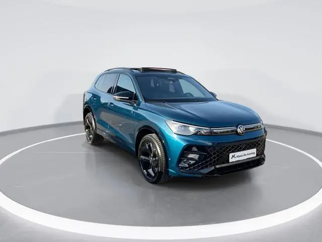Volkswagen Tiguan 1.5eHybrid 200kW/272PK R-Line Black Style DSG · Panoramadak · Leder · Trekhaak · 3...